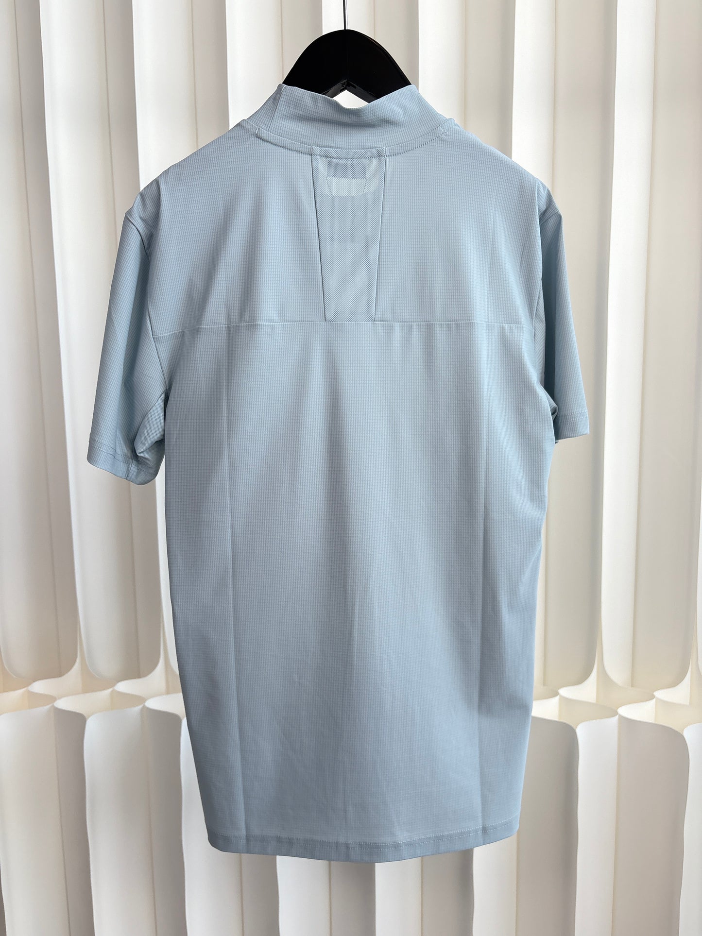 X=XYMIX モックネック　メッシュ 半袖