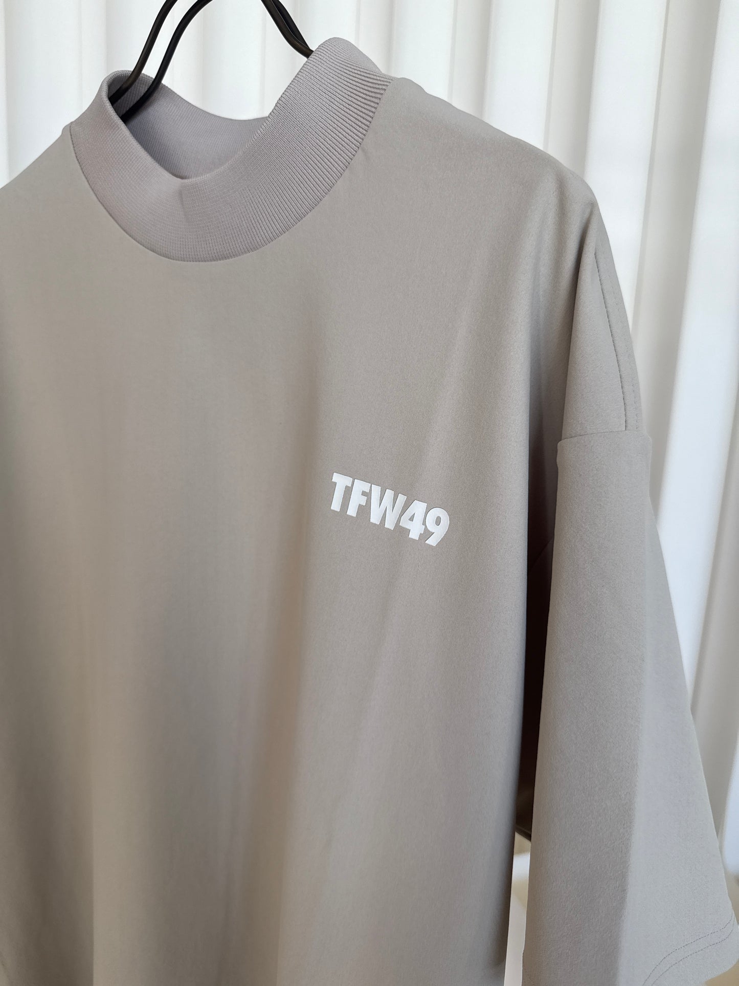 TFW49 モックネック　T102520004